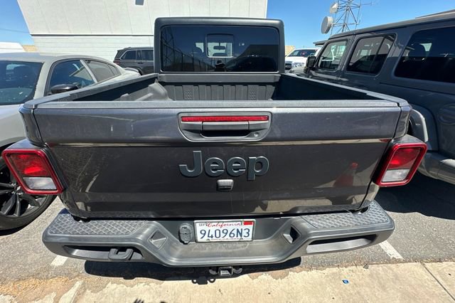Used 2022 Jeep Gladiator Sport image 5