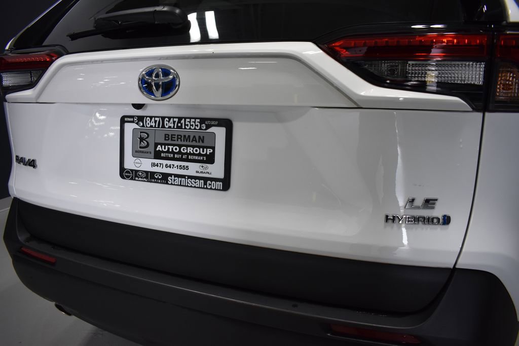 Used 2022 Toyota RAV4 LE AWD/4WD image 11