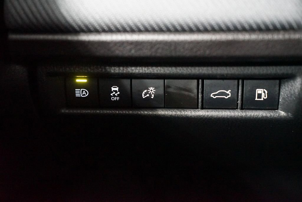 Certified 2025 Toyota Camry SE image 25