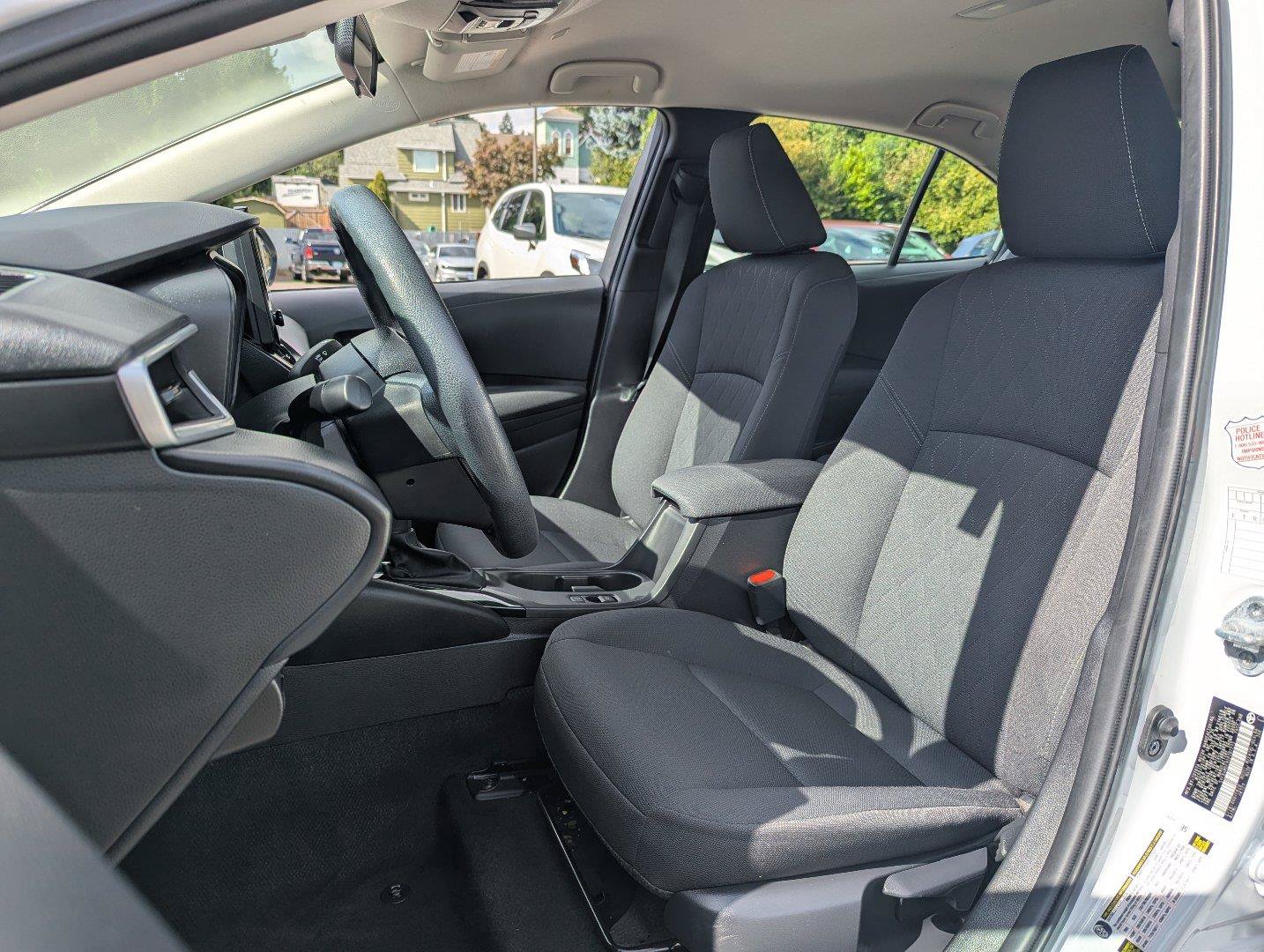 Used 2025 Toyota Corolla LE FWD image 23