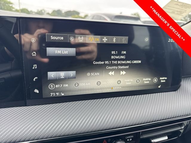 New 2025 Nissan Kicks SR w/ SR Premium Package image 16