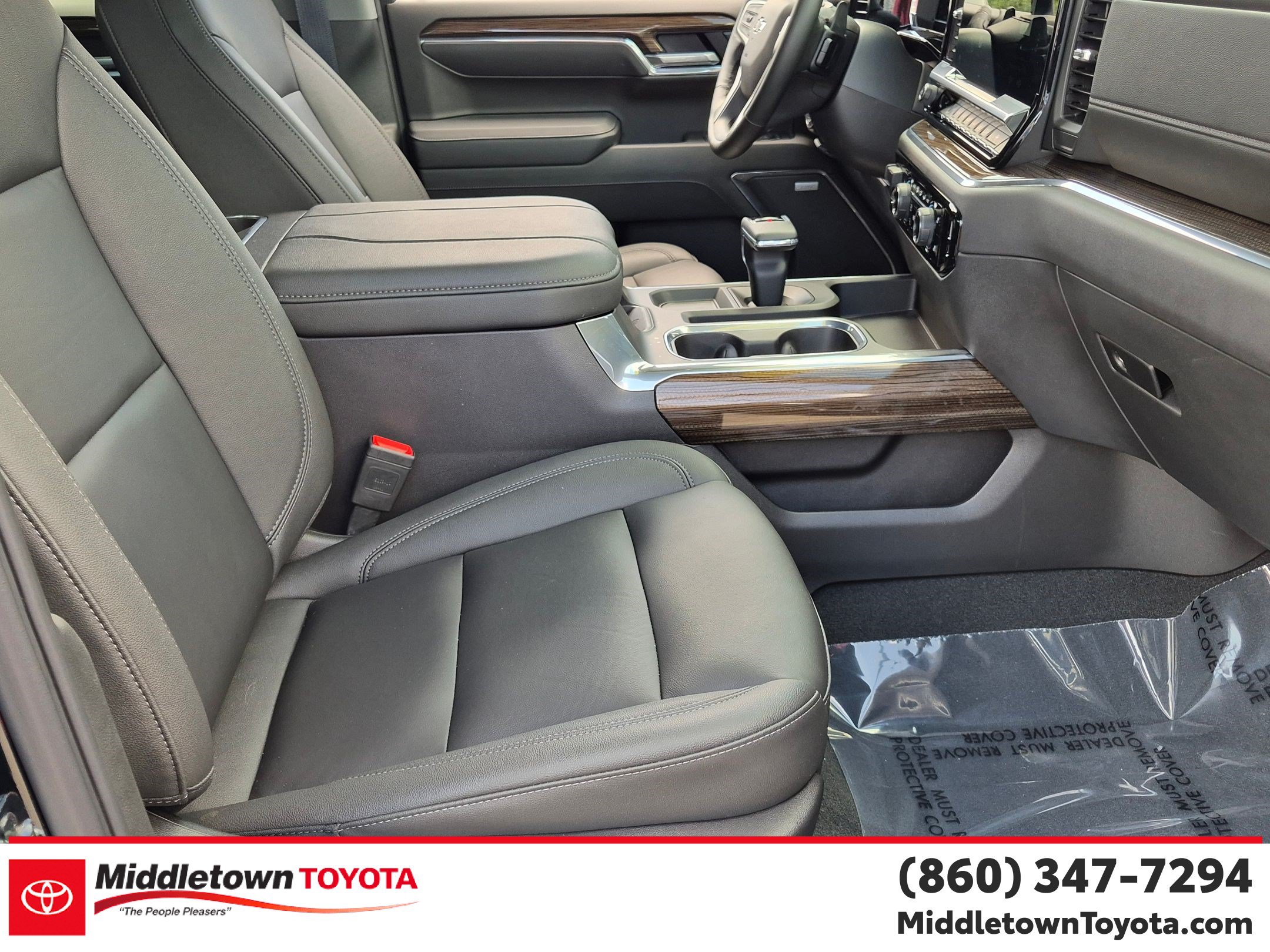 Used 2025 Chevrolet Silverado 1500 LT Trail Boss w/ LT Trail Boss Premium Package AWD/4WD image 37