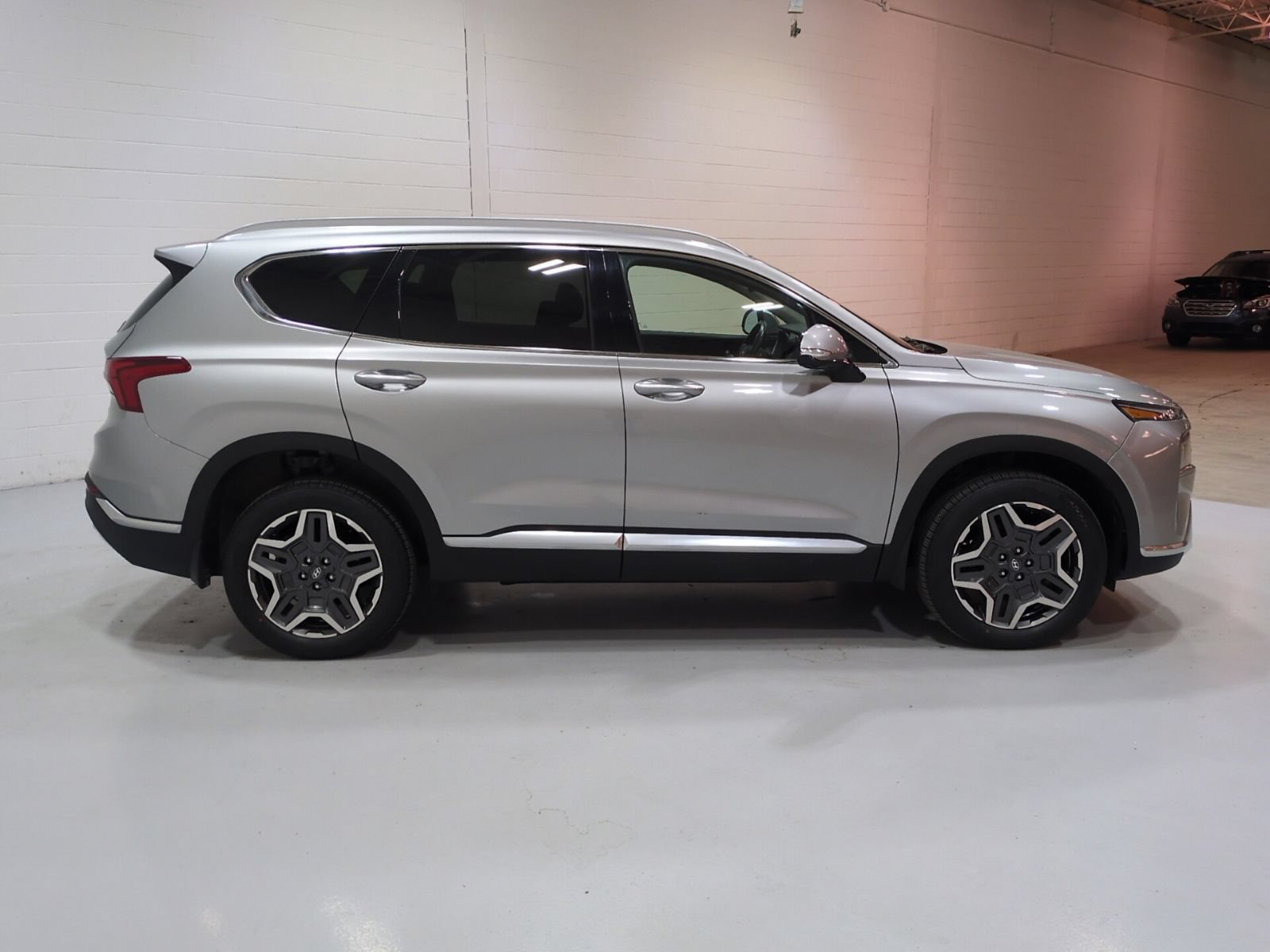Certified 2023 Hyundai Santa Fe SEL Premium w/ Cargo Package AWD/4WD image 2