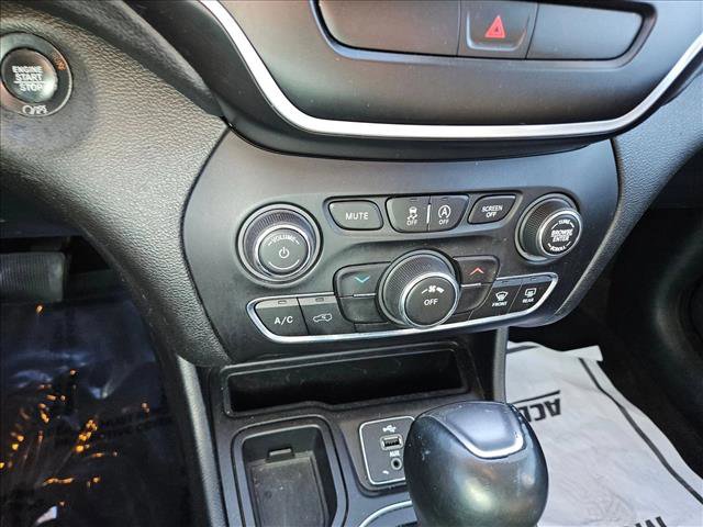 Used 2019 Jeep Cherokee Latitude Plus image 15