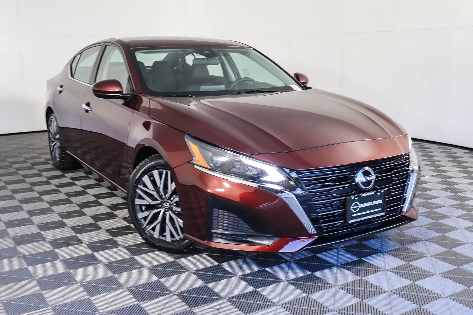 Used 2023 Nissan Altima 2.5 SV