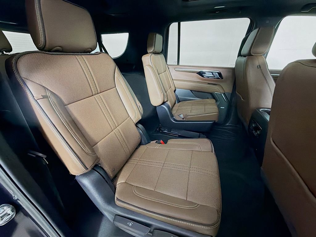 New 2026 Chevrolet Suburban High Country AWD/4WD image 25