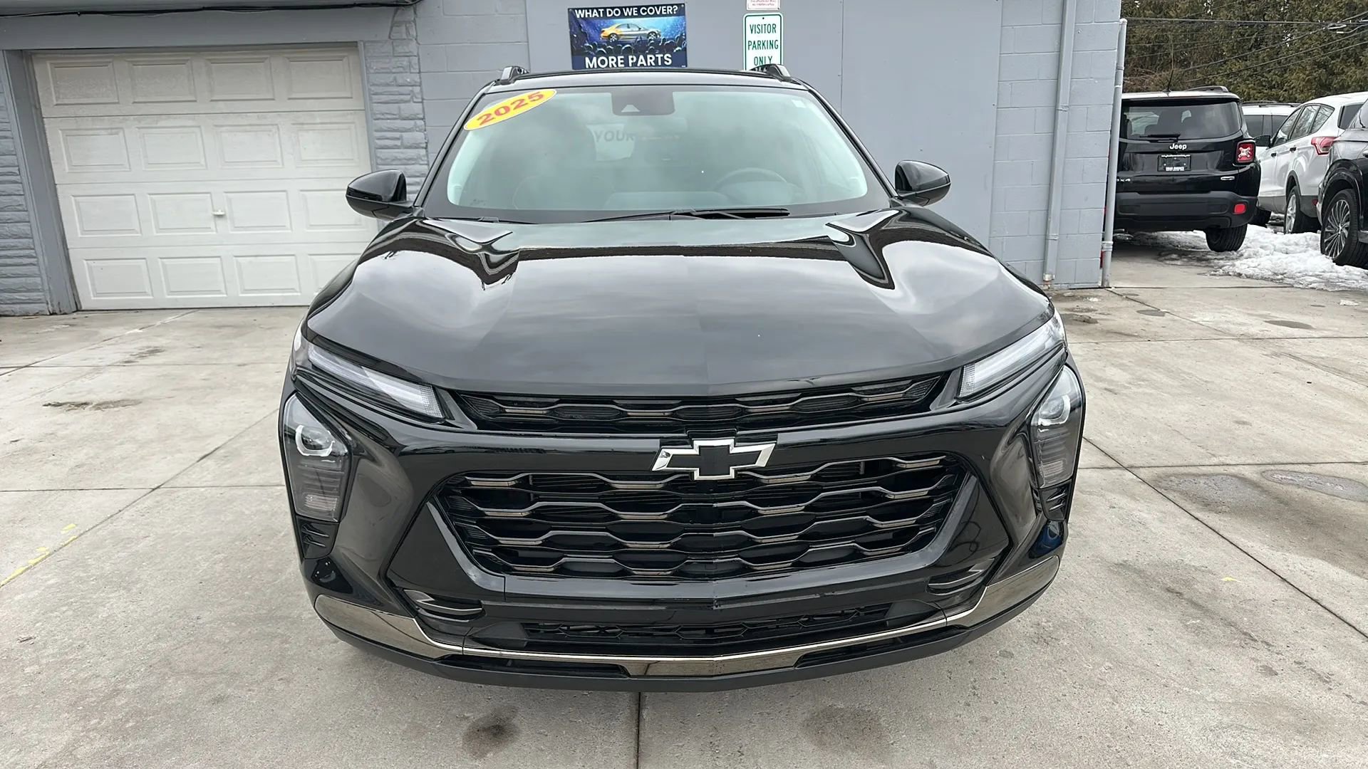 Used 2025 Chevrolet Trax ACTIV w/ Driver Confidence Package image 2