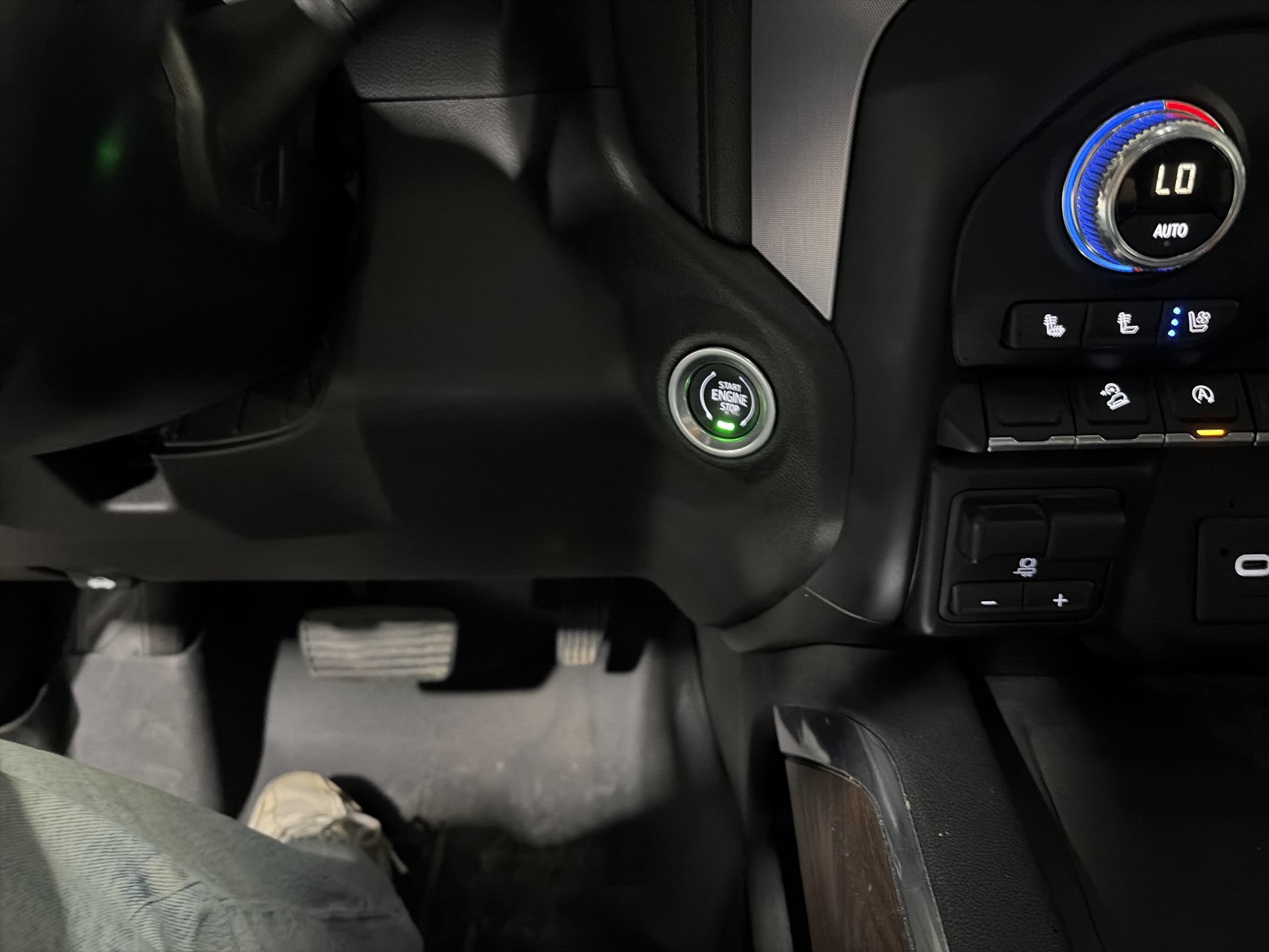 Used 2019 GMC Sierra 1500 SLT AWD/4WD image 18