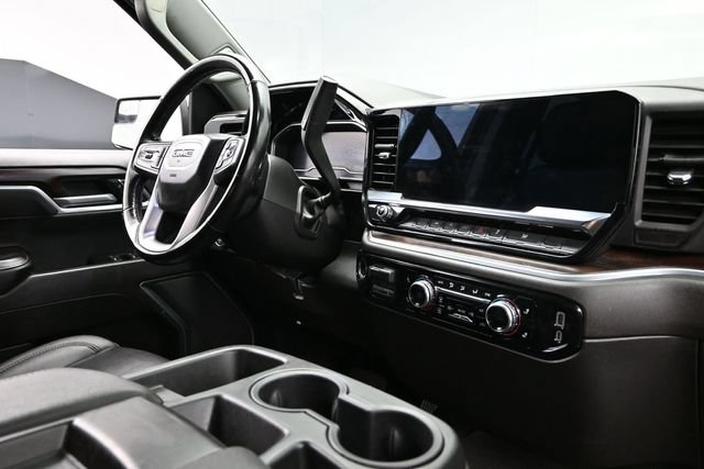 Used 2025 GMC Sierra 1500 SLT AWD/4WD image 15