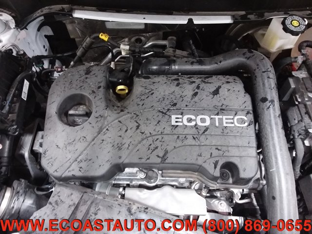 Used 2022 GMC Terrain SLE w/ LPO, Floor Liner Package AWD/4WD image 9