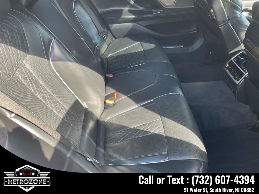 Used 2019 BMW 750i 750i Sedan image 23