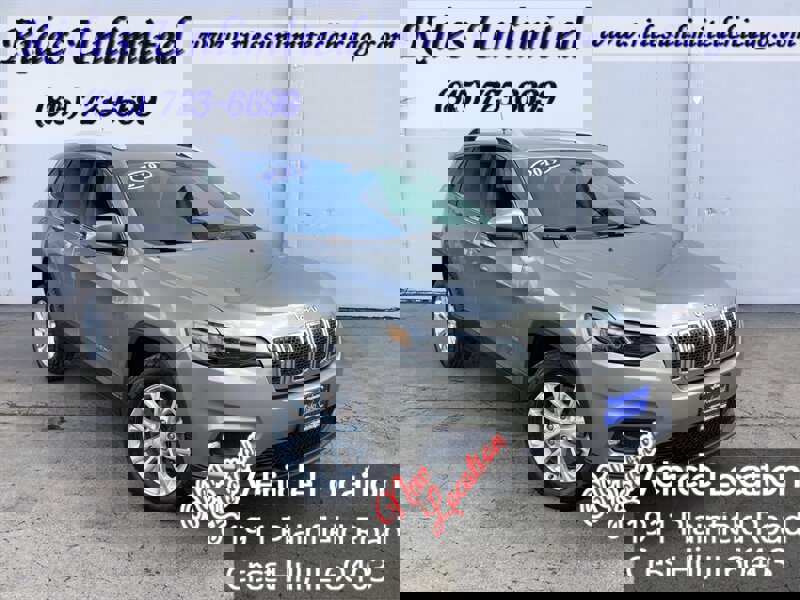 Used 2019 Jeep Cherokee Latitude w/ Cold Weather Group image 10