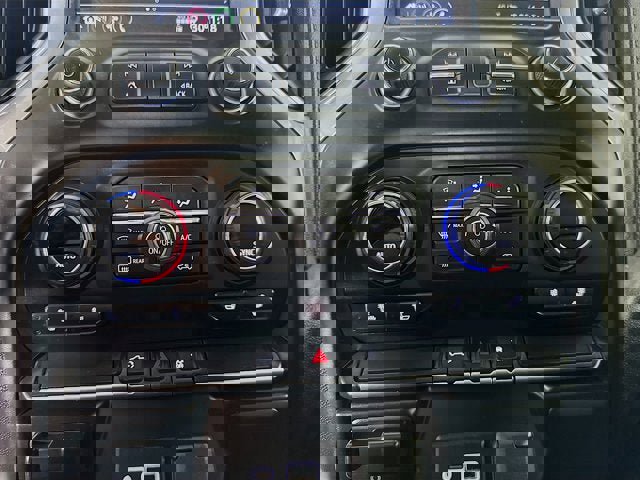 Used 2022 Chevrolet Silverado 2500 LT w/ Convenience Package image 13