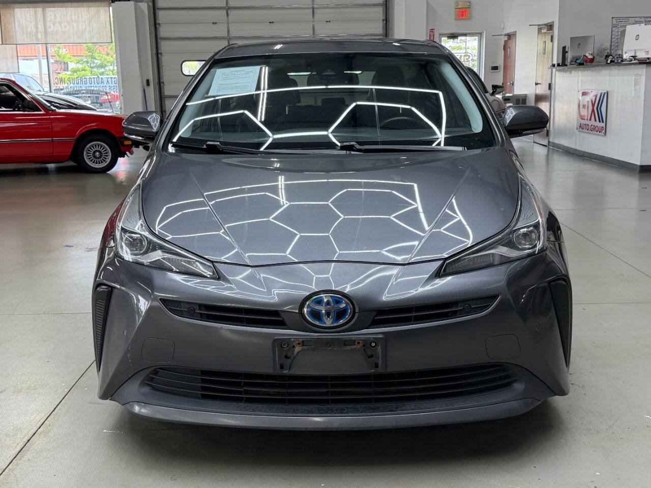 Used 2020 Toyota Prius XLE FWD image 6