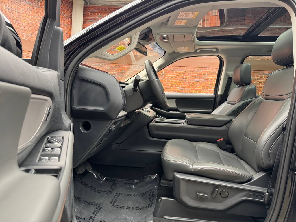 Certified 2025 Ford Expedition Active AWD/4WD image 24