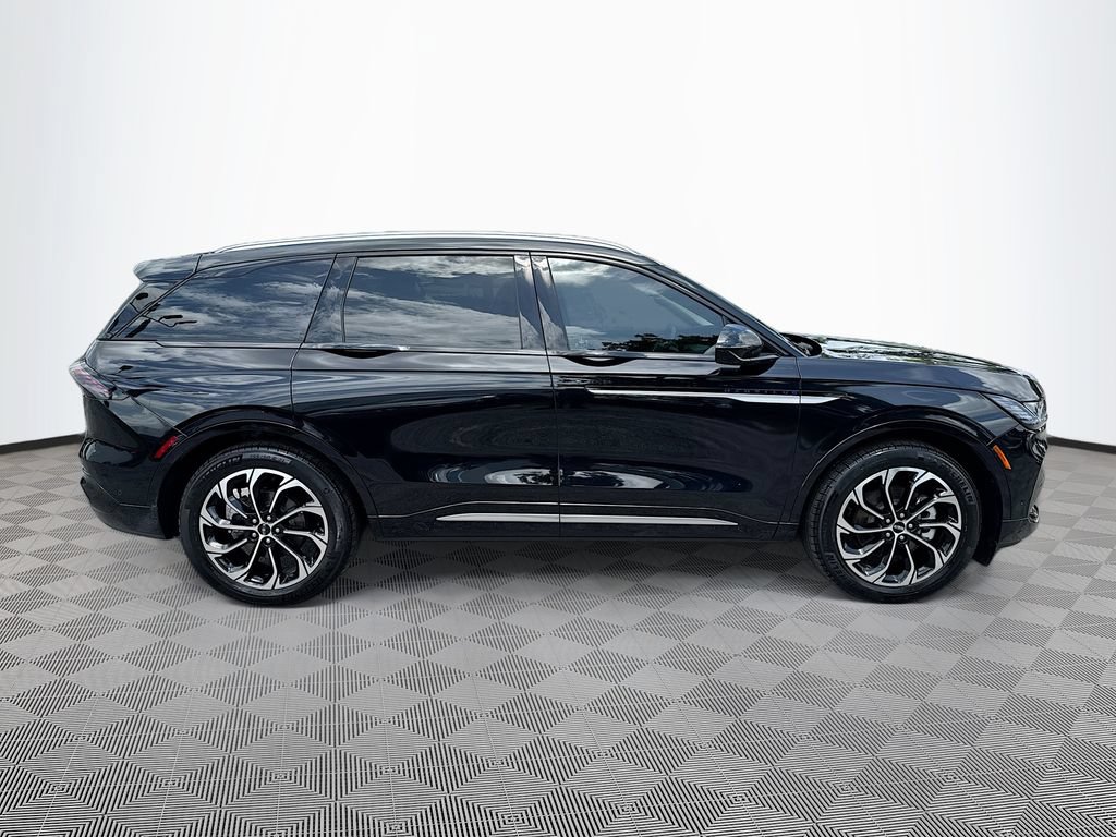 Used 2024 Lincoln Nautilus Reserve w/ Equipment Group 202A AWD/4WD image 5