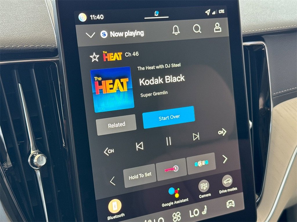 New 2026 Volvo XC60 B5 Ultra image 17