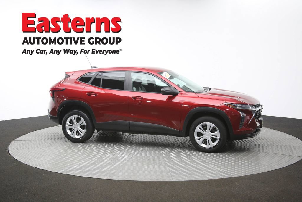 Used 2024 Chevrolet Trax LS FWD image 46