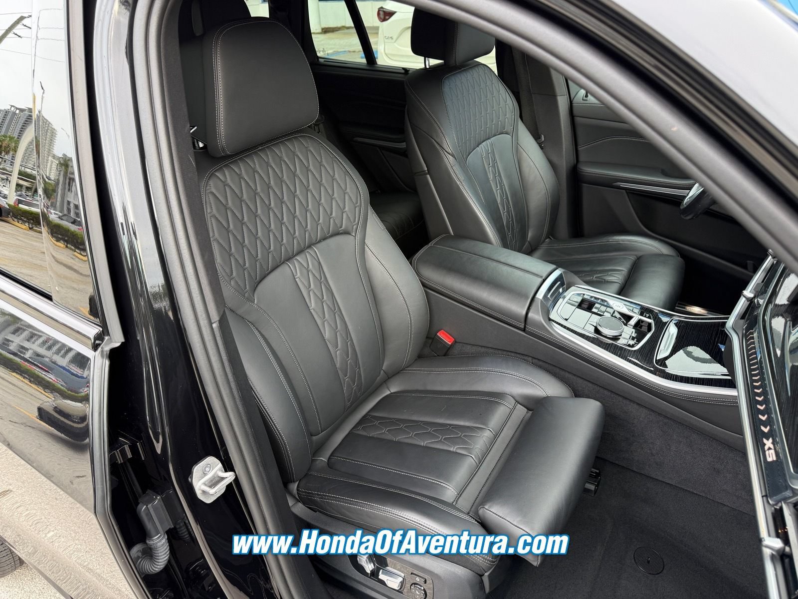 Used 2024 BMW X5 sDrive40i w/ M Sport Package RWD image 9