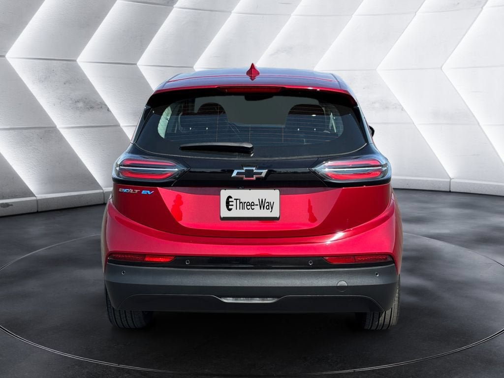 Certified 2022 Chevrolet Bolt LT w/ Infotainment Package FWD image 4