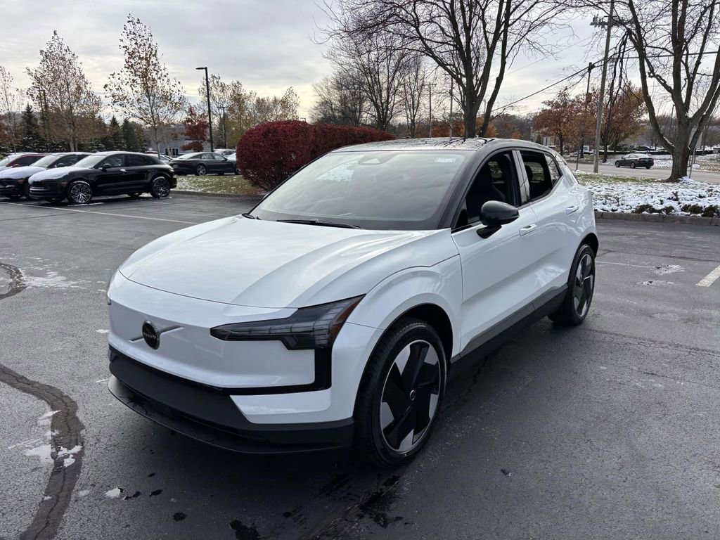 New 2026 Volvo EX30 Plus image 3