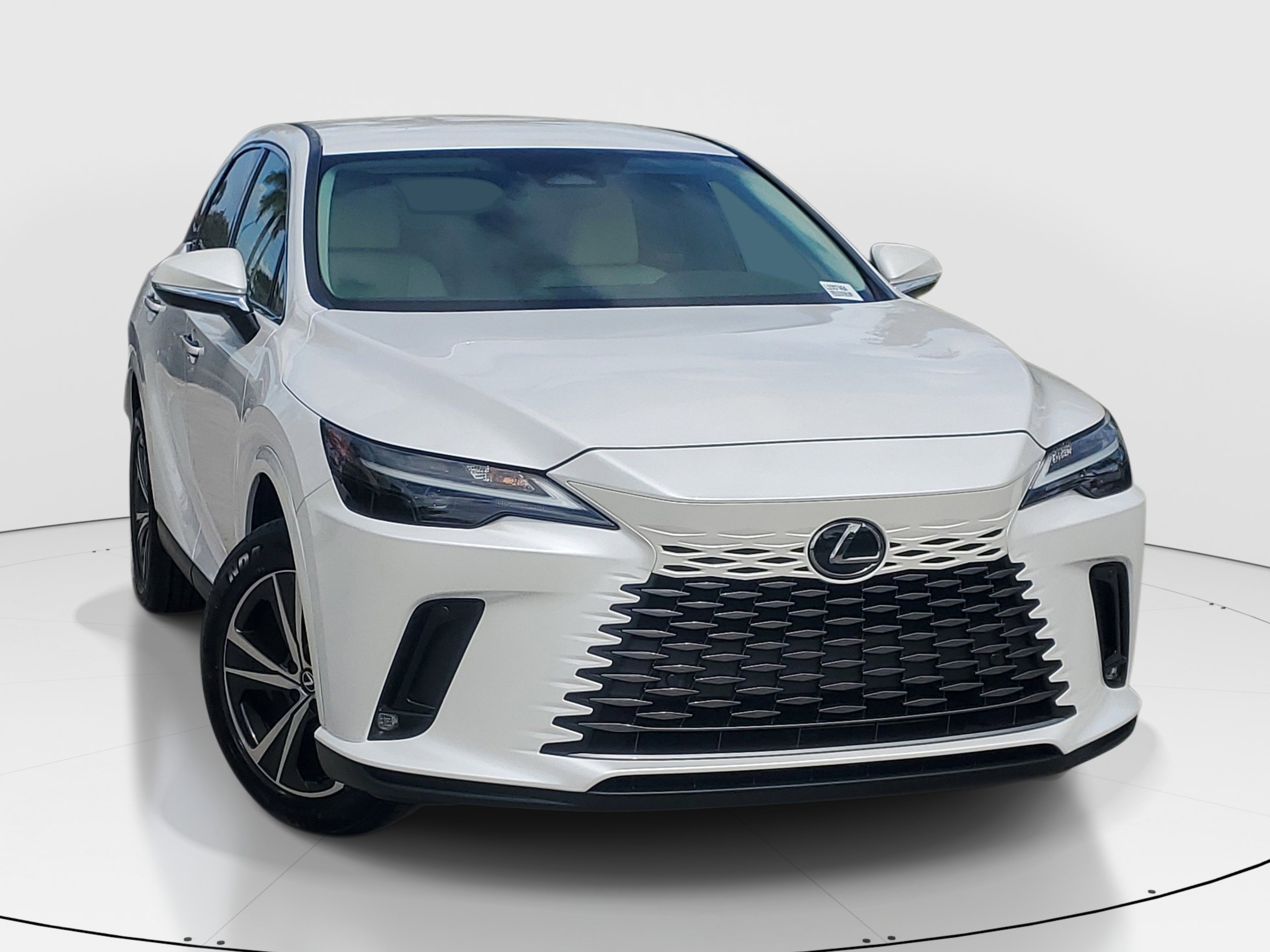 Used 2024 Lexus RX 350 FWD w/ Technology Package image 2