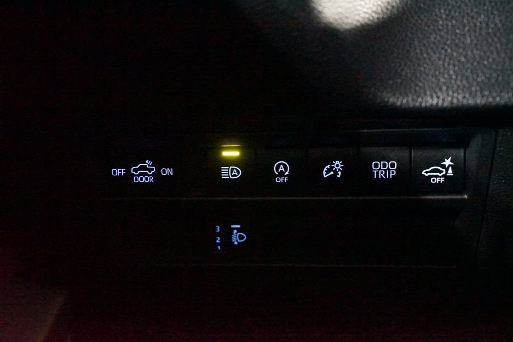 Used 2022 Toyota Tundra SR5 w/ Convenience Package image 25