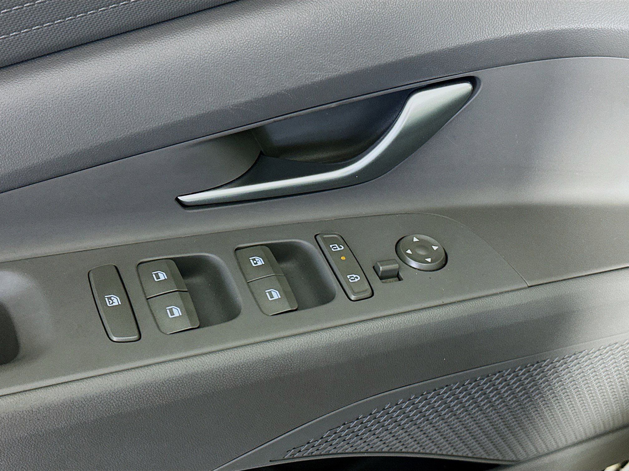 Used 2024 Hyundai Elantra SEL image 15