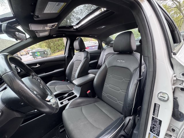 Used 2023 Kia Forte GT-Line w/ GT-Line Premium Package image 17