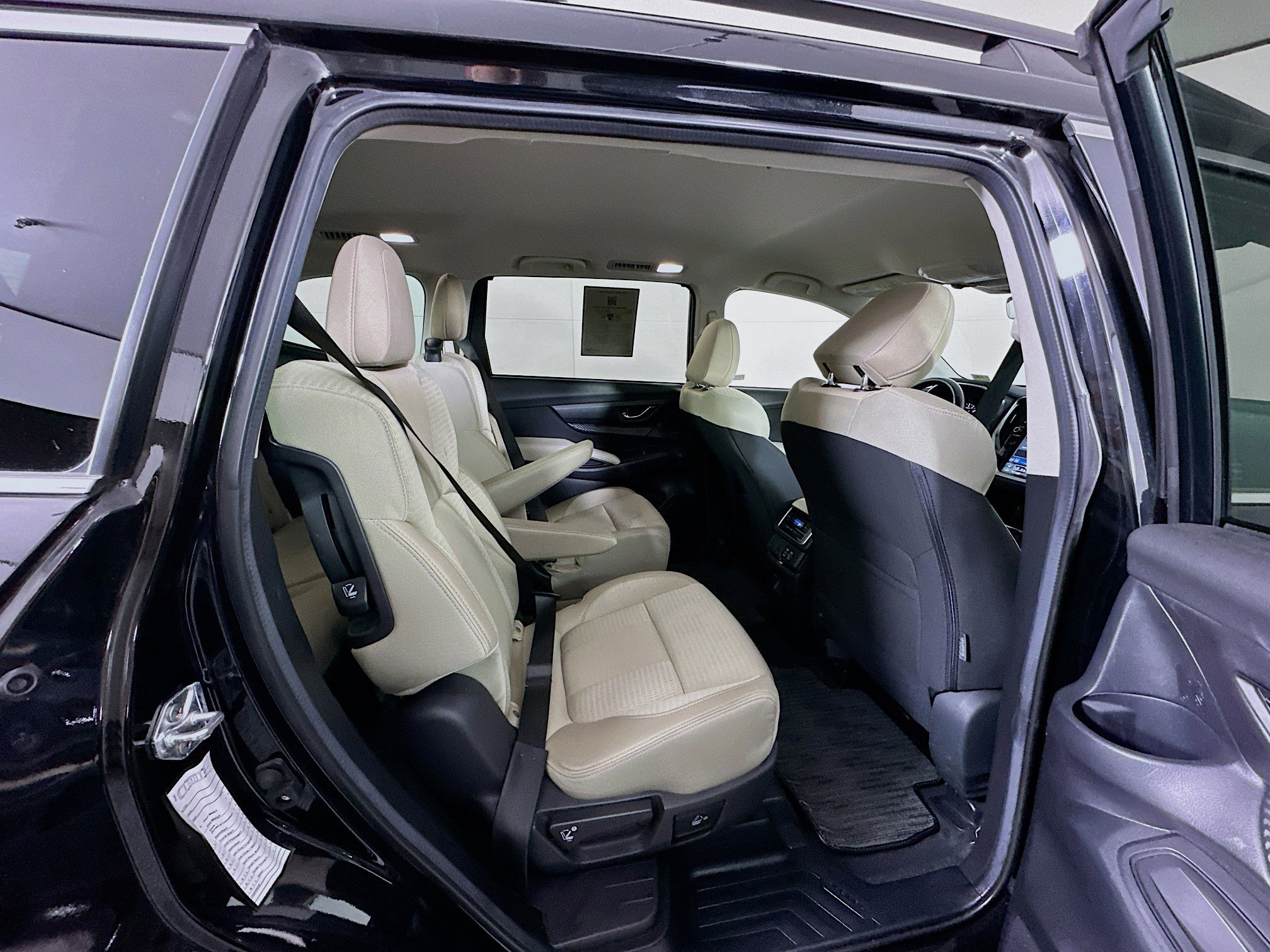 Used 2025 Subaru Ascent Premium image 31