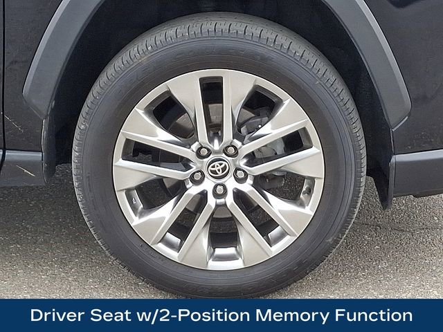 Used 2021 Toyota RAV4 XLE Premium AWD/4WD image 28