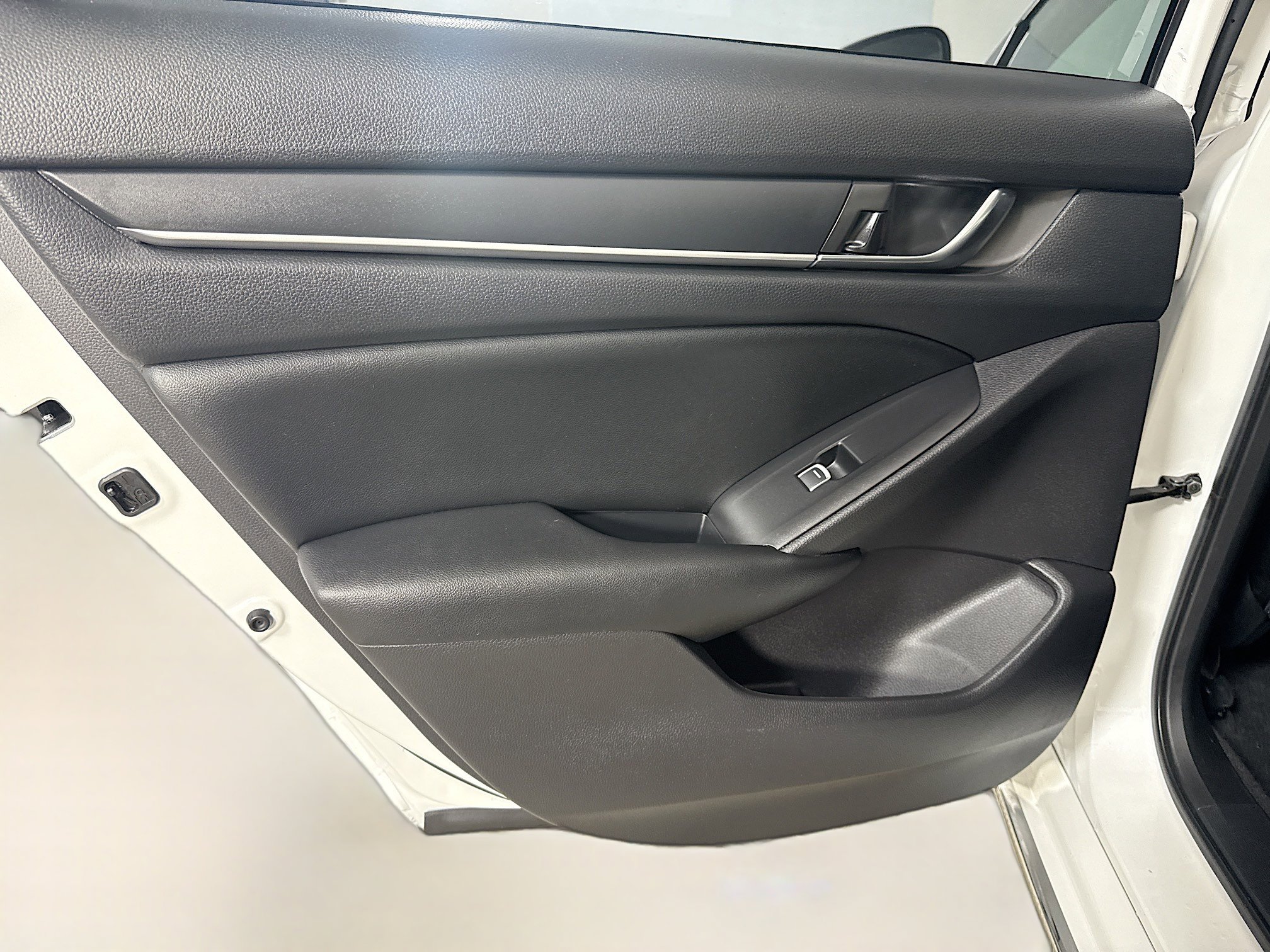 Used 2021 Honda Accord EX image 26