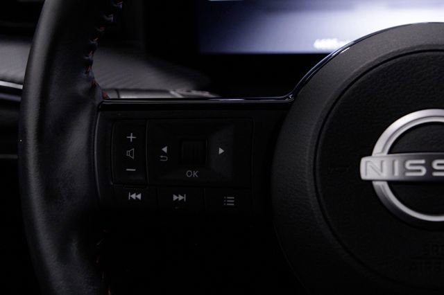 Used 2025 Nissan Kicks SR image 25