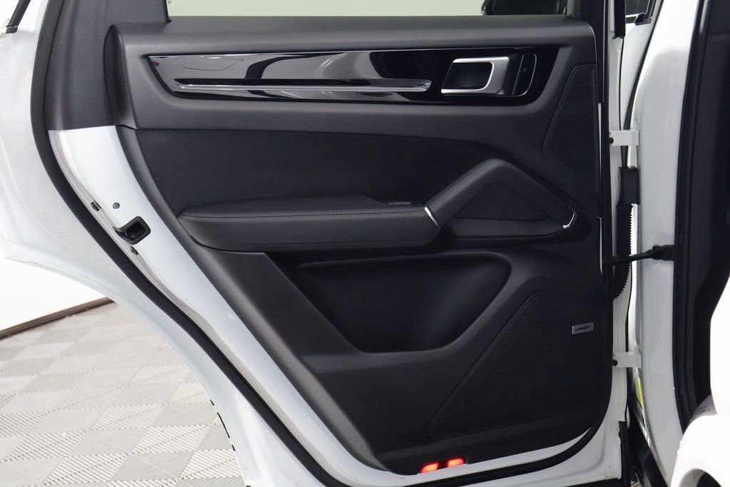 Used 2020 Porsche Cayenne E-Hybrid Coupe w/ Premium Package image 13