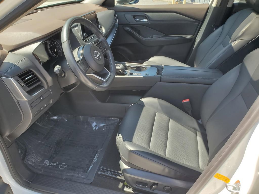 Certified 2023 Nissan Rogue SV w/ SV Premium B Package FWD image 18