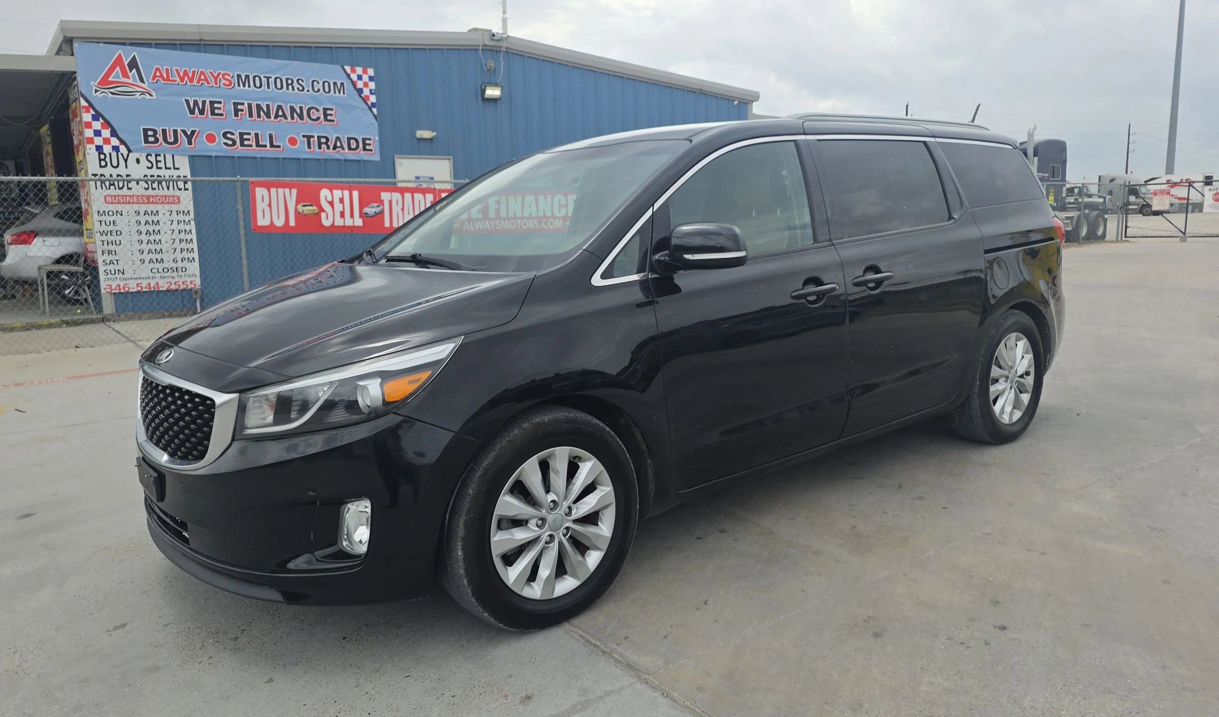 Used 2017 Kia Sedona EX image 2