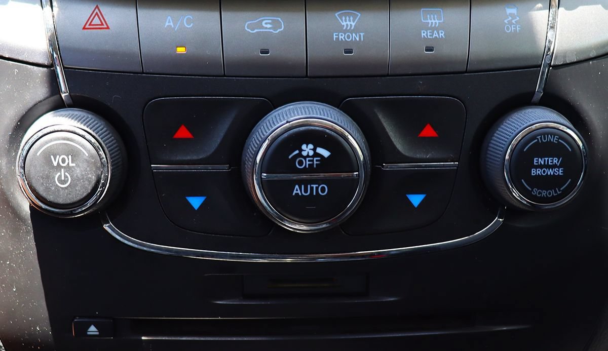 Used 2020 Dodge Journey Crossroad FWD image 46