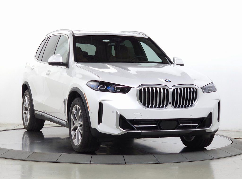 Used 2026 BMW X5 xDrive40i w/ Parking Assistance Package AWD/4WD image 1