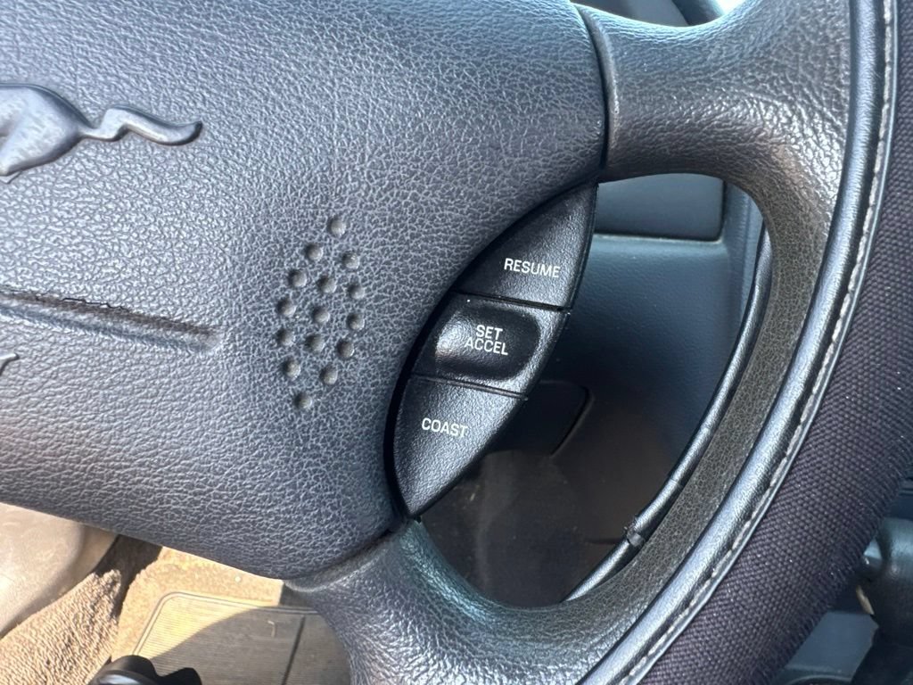 Used 2000 Ford Mustang Coupe RWD image 17