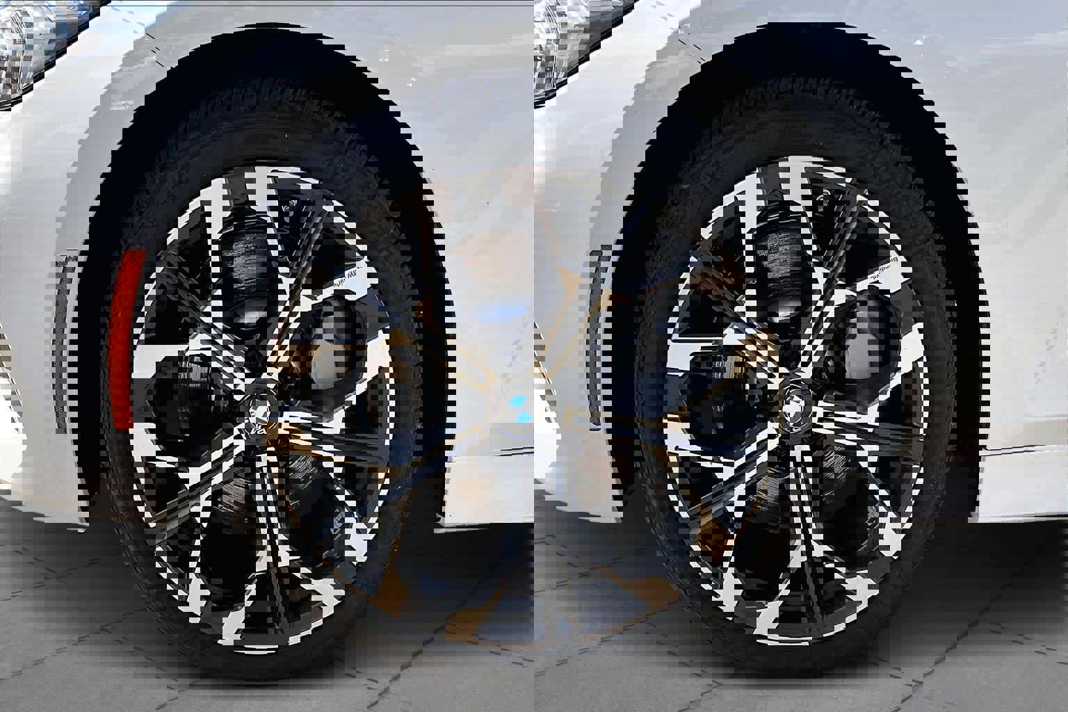 Used 2025 BMW 330i Sedan w/ Convenience Package image 8