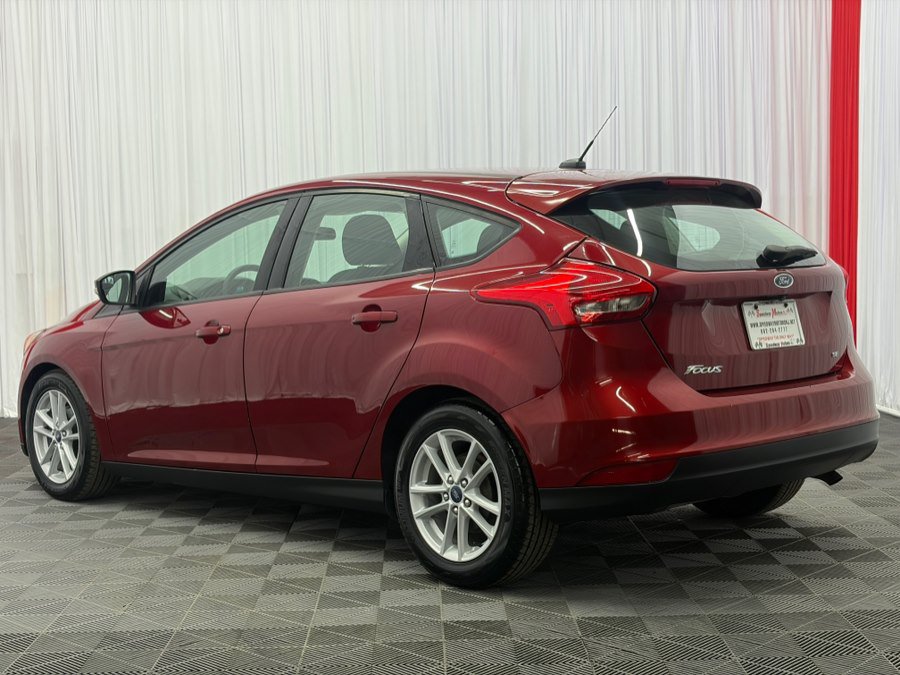 Used 2017 Ford Focus SE w/ Cold Weather Package FWD image 6