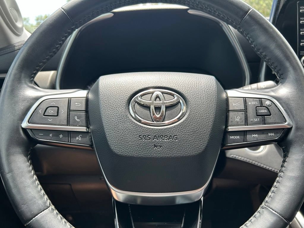 Used 2021 Toyota Highlander Limited AWD/4WD image 24
