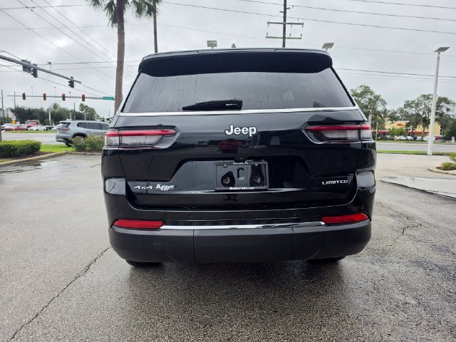 Used 2025 Jeep Grand Cherokee L Limited AWD/4WD image 4