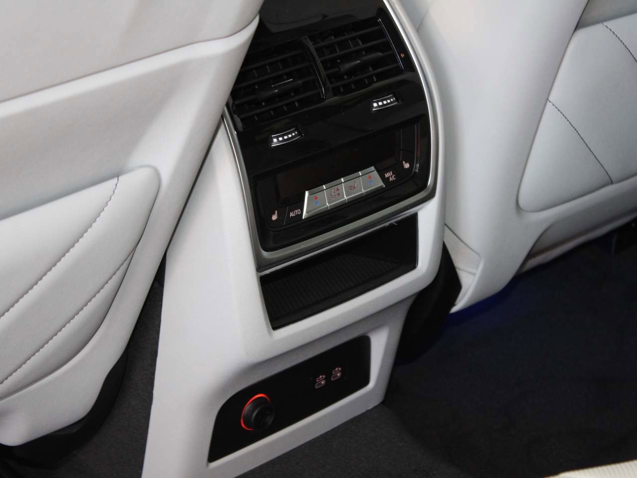 New 2026 BMW XM Label Red image 18