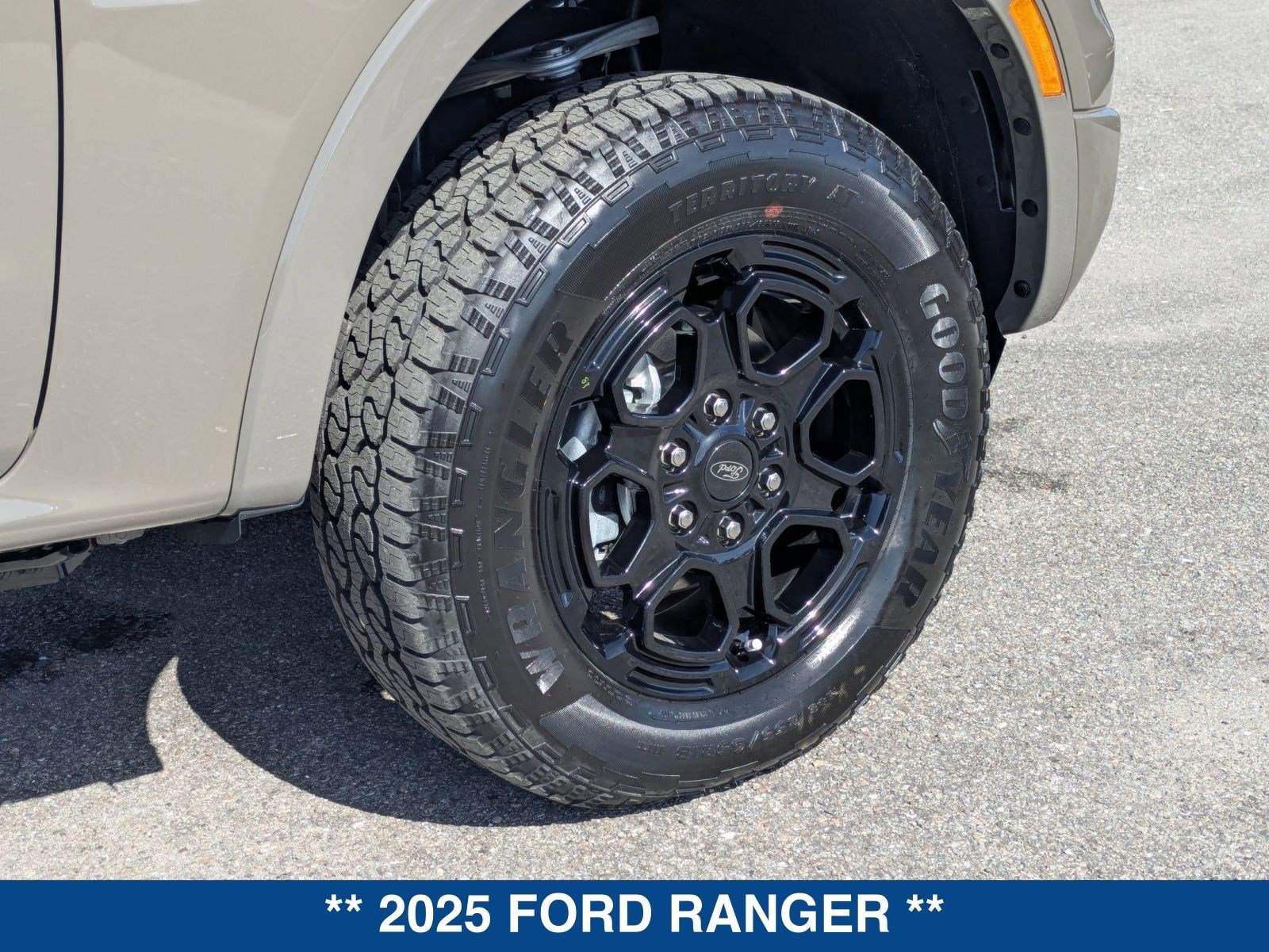 New 2025 Ford Ranger XLT w/ Black Appearance Package image 13