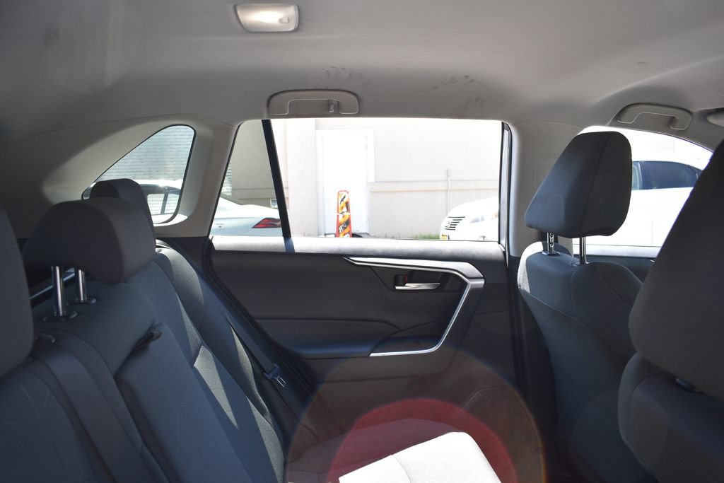 Used 2025 Toyota RAV4 XLE FWD image 24