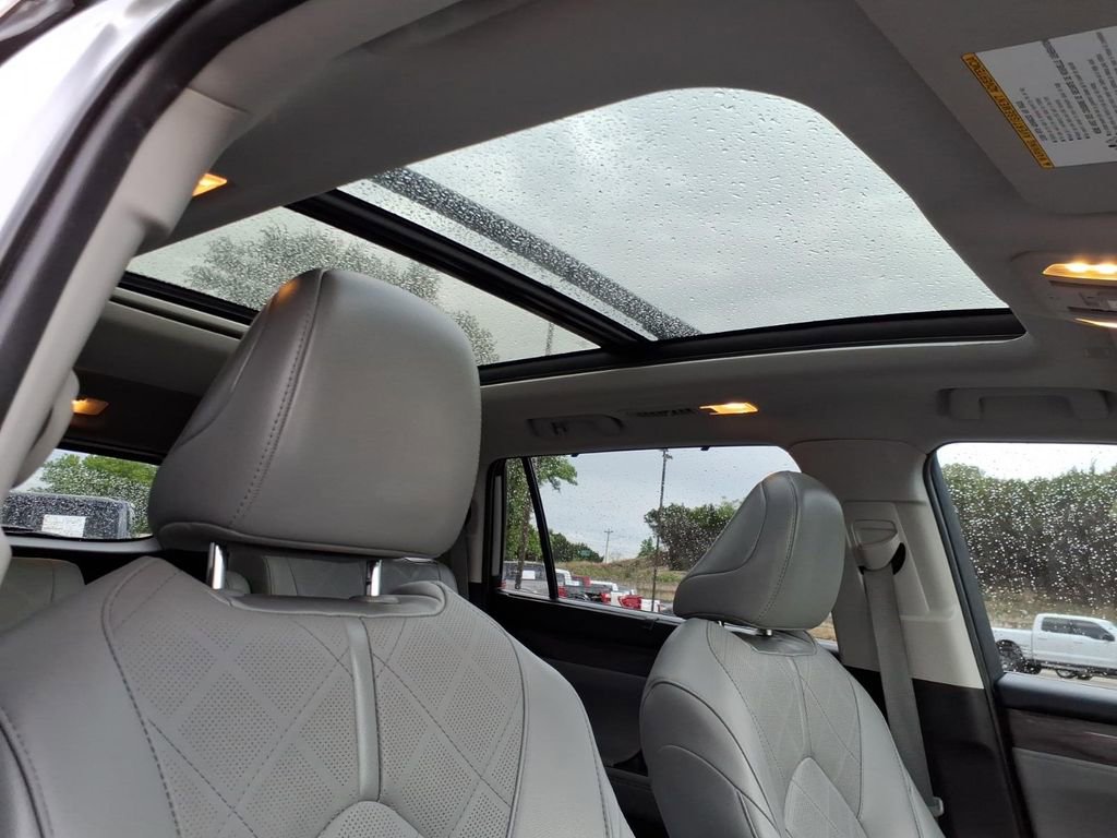 Used 2021 Toyota Highlander Platinum image 6