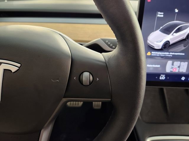 Used 2024 Tesla Model Y Performance image 26