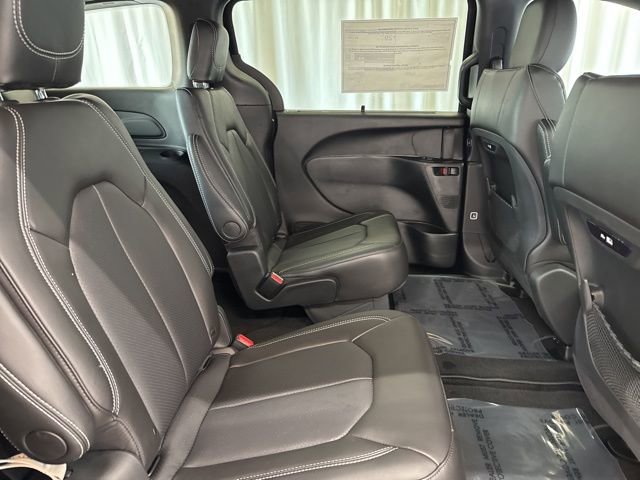 New 2026 Chrysler Pacifica Select image 34