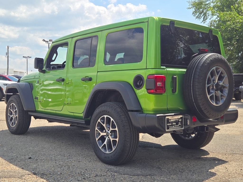 Used 2025 Jeep Wrangler Unlimited Sport AWD/4WD image 18